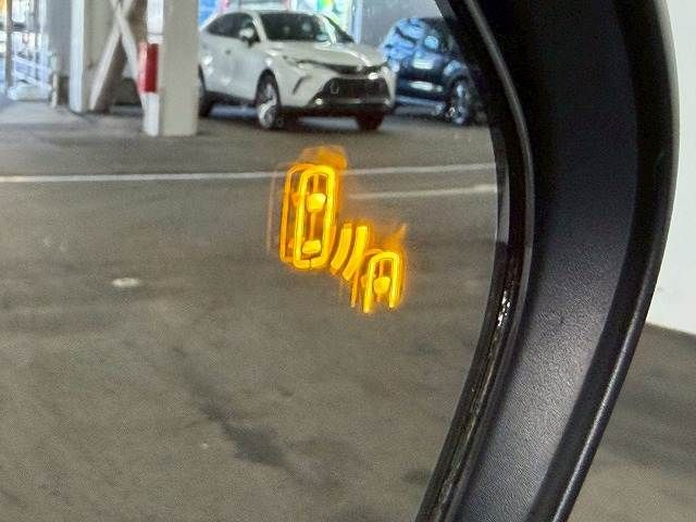 TOYOTA C-HR 2019 Image 31