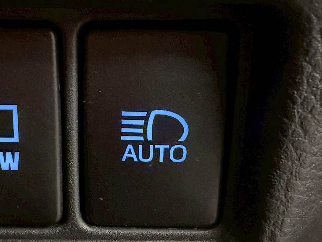 TOYOTA C-HR 2019 Image 31