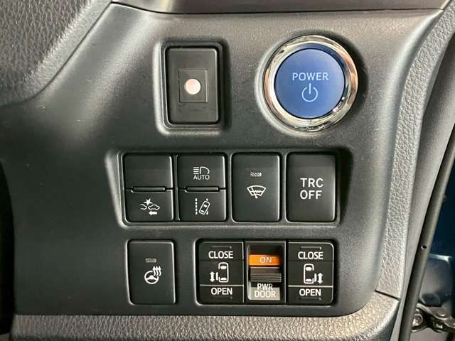 TOYOTA ESQUIRE HYBRID 2019 Image 31