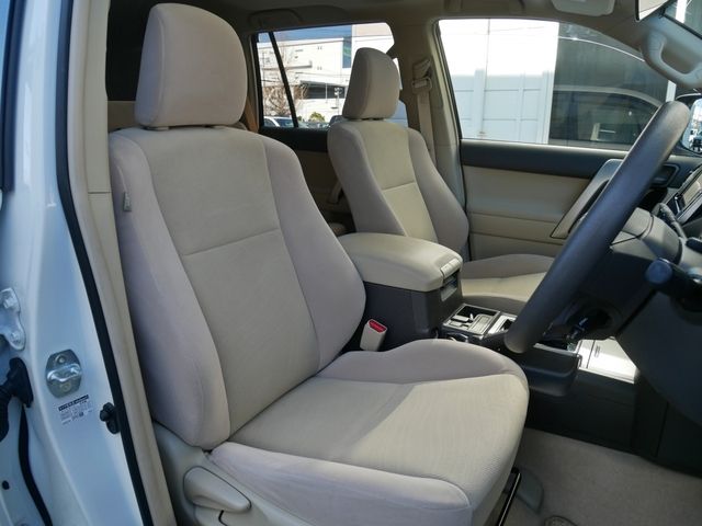 TOYOTA LANDCRUISER PRADO 2019 Image 31