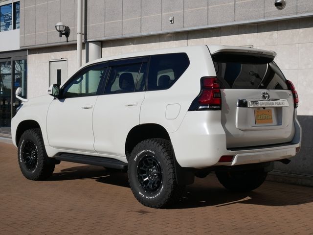 TOYOTA LANDCRUISER PRADO 2019 Image 31