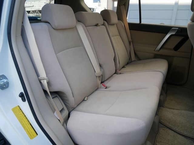 TOYOTA LANDCRUISER PRADO 2019 Image 31