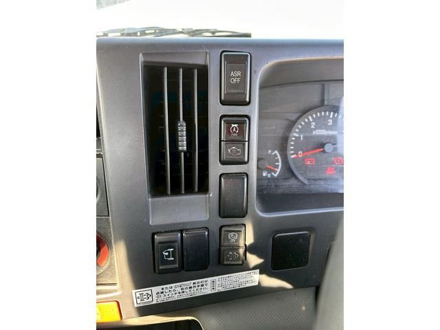 ISUZU ELF 2015 Image 31