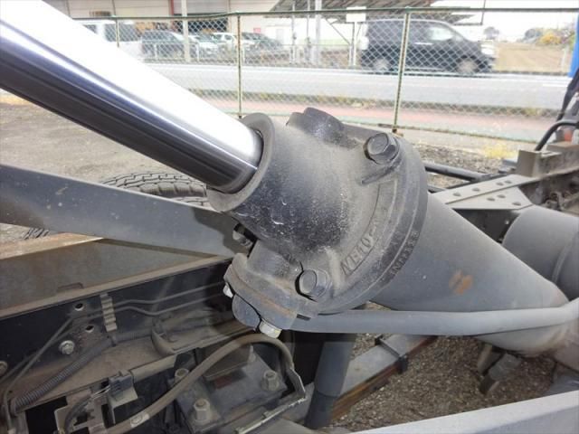 ISUZU ELF 2015 Image 31