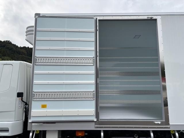 MITSUBISHI FUSOU FIGHTER 2025 Image 31