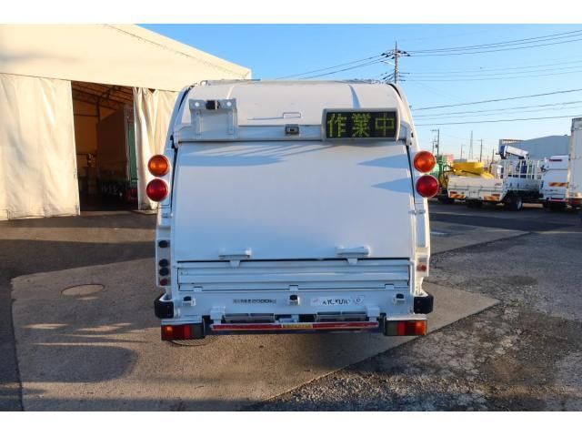 ISUZU ELF 2012 Image 31