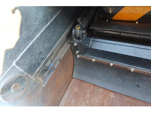 ISUZU ELF 2012 Image 31