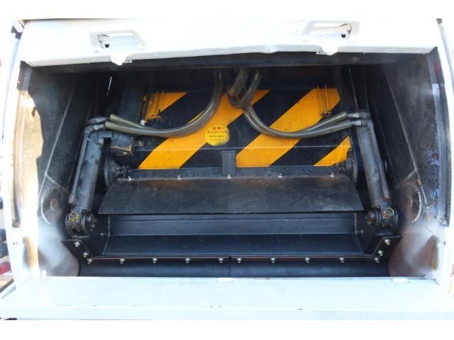 ISUZU ELF 2012 Image 31