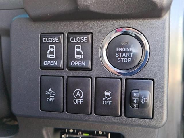 TOYOTA PIXIS MEGA 2017 Image 31