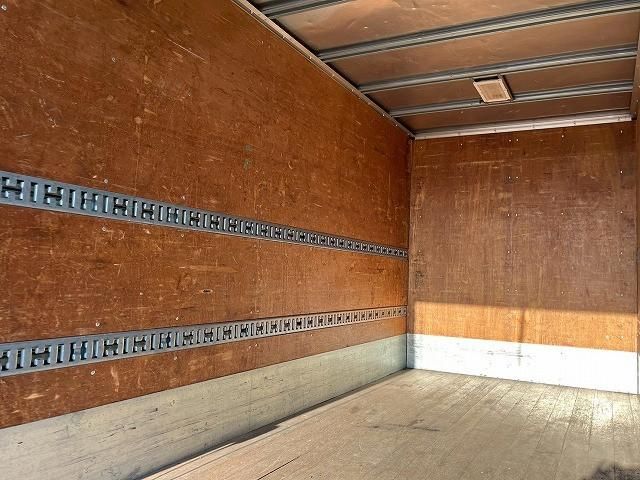 MITSUBISHI CANTER 2012 Image 31