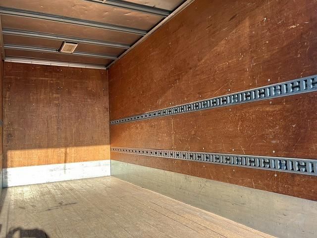 MITSUBISHI CANTER 2012 Image 31