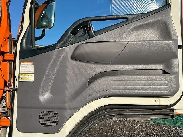 MITSUBISHI CANTER 2012 Image 31