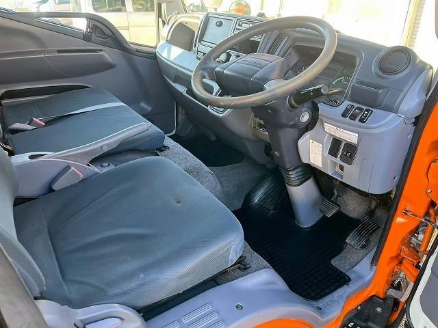 MITSUBISHI CANTER 2012 Image 31