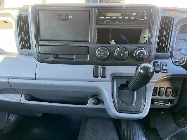 MITSUBISHI CANTER 2012 Image 31