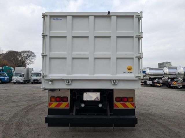 MITSUBISHI FUSOU SUPER GREAT 2024 Image 31