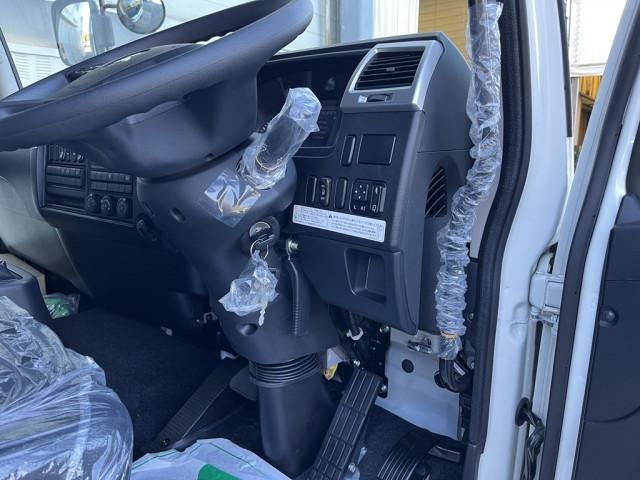 MITSUBISHI FUSOU FIGHTER 2025 Image 31