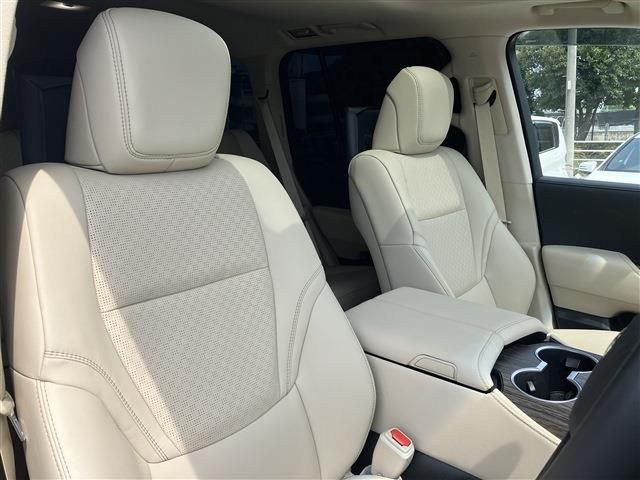 TOYOTA LANDCRUISER WAGON 2023 Image 31