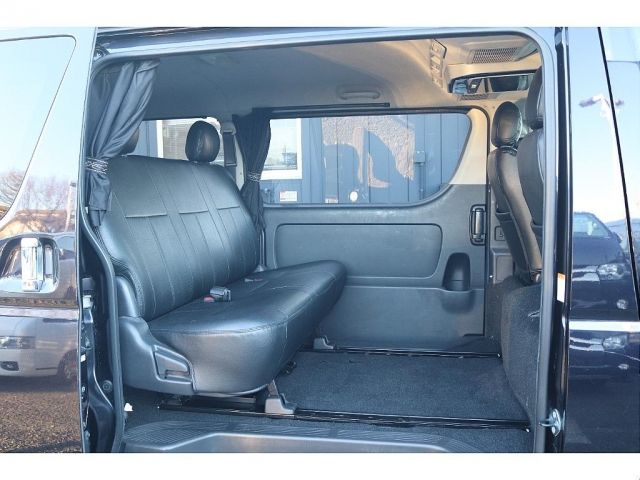TOYOTA HIACE VAN 4WD 2018 Image 31