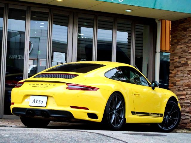 PORSCHE 911 2018 Image 31