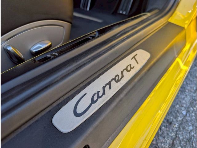 PORSCHE 911 2018 Image 31