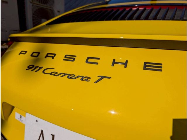 PORSCHE 911 2018 Image 31
