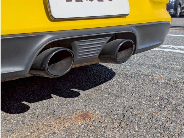 PORSCHE 911 2018 Image 31