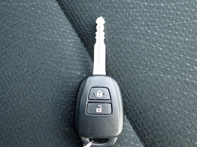 TOYOTA COROLLA AXIO 2018 Image 31