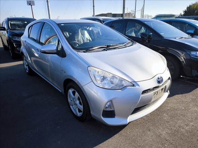 TOYOTA AQUA 2013 Image 31