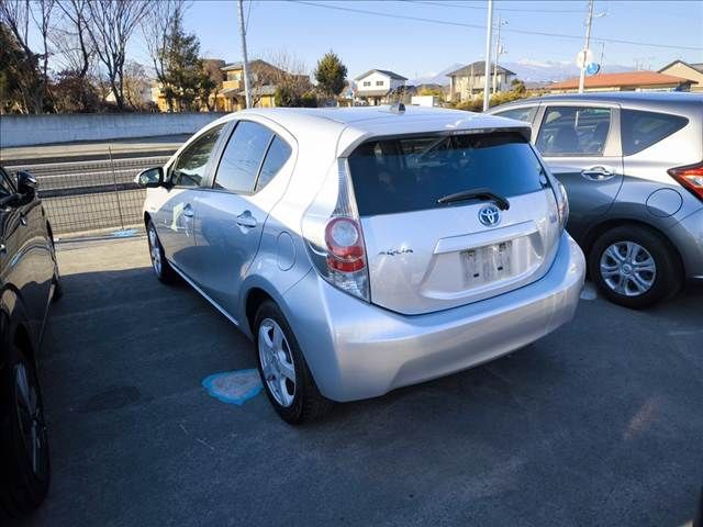 TOYOTA AQUA 2013 Image 31