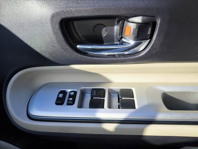 TOYOTA AQUA 2013 Image 31