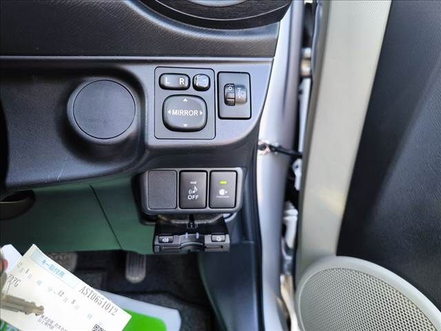 TOYOTA AQUA 2013 Image 31