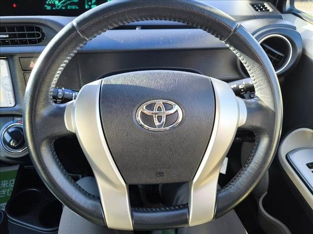 TOYOTA AQUA 2013 Image 31