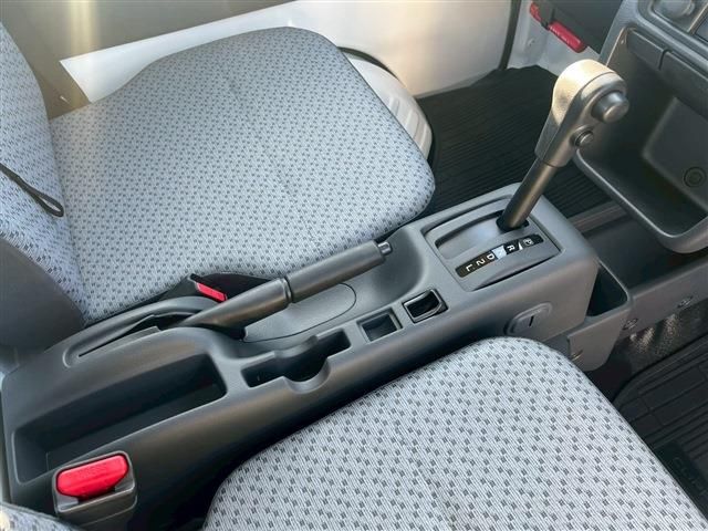 NISSAN CLIPPER TRUCK 4WD 2025 Image 31