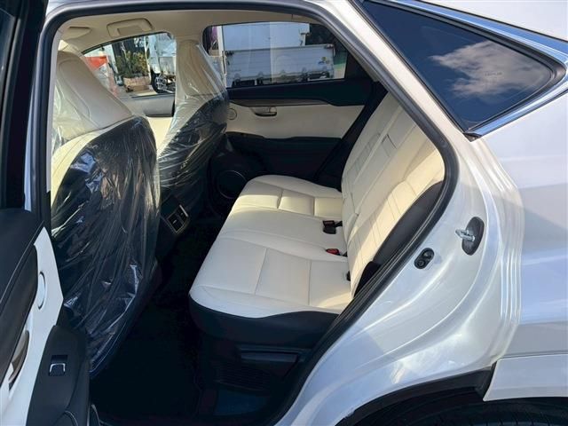 TOYOTA LEXUS NX300 2020 Image 31