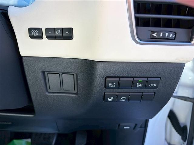 TOYOTA LEXUS NX300 2020 Image 31