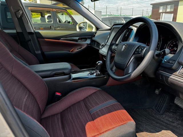 TOYOTA CROWN SEDAN 2013 Image 31