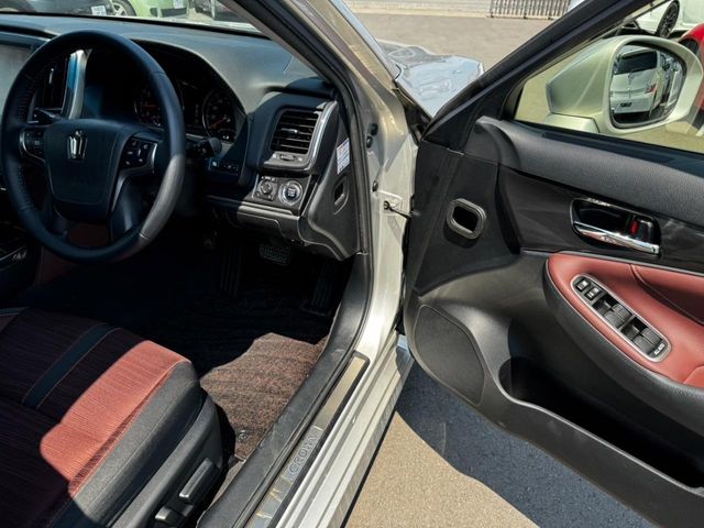 TOYOTA CROWN SEDAN 2013 Image 31