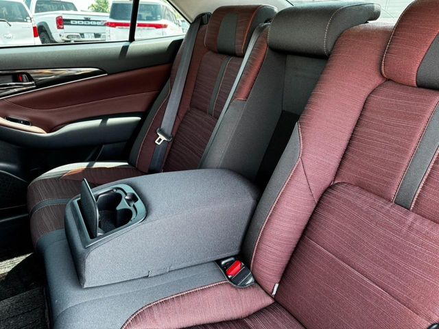 TOYOTA CROWN SEDAN 2013 Image 31