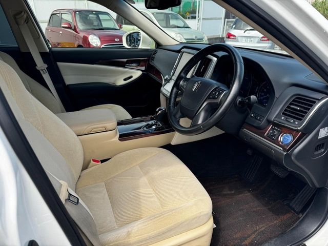 TOYOTA CROWN SEDAN HYBRID 2013 Image 31