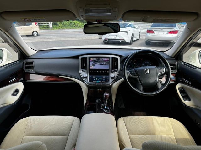 TOYOTA CROWN SEDAN HYBRID 2013 Image 31