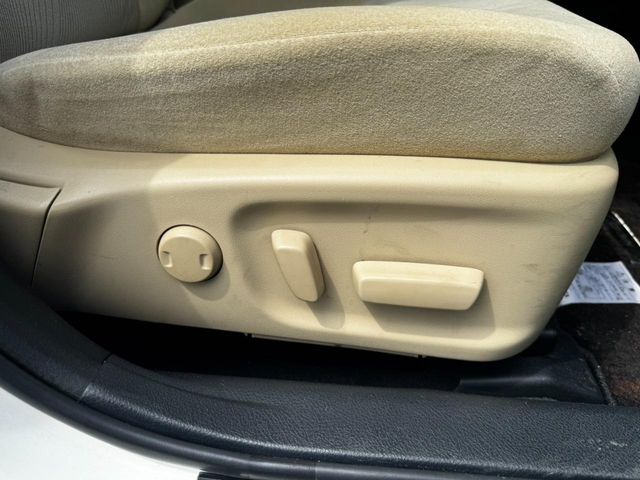 TOYOTA CROWN SEDAN HYBRID 2013 Image 31