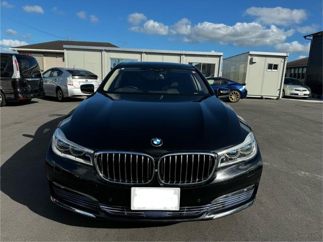 BMW 7SERIES 2016 Image 31