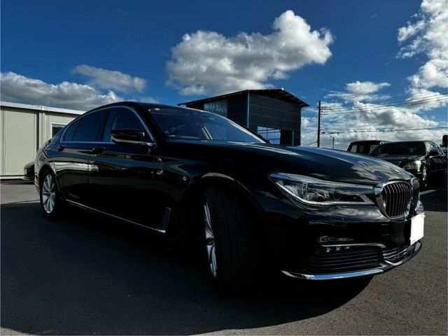 BMW 7SERIES 2016 Image 31