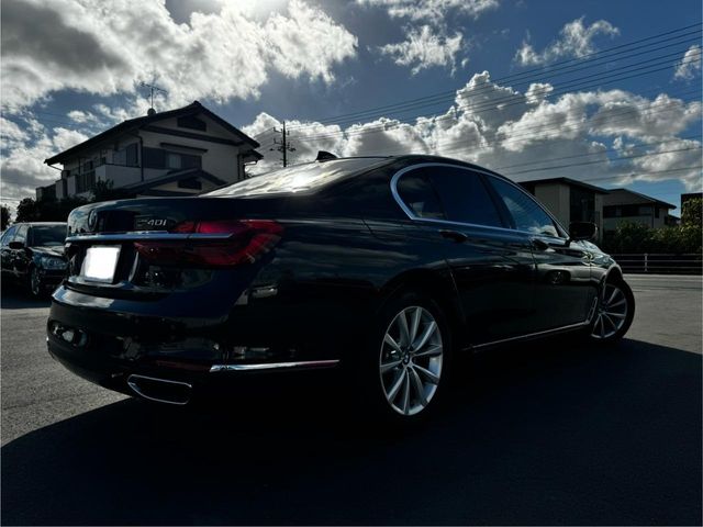 BMW 7SERIES 2016 Image 31