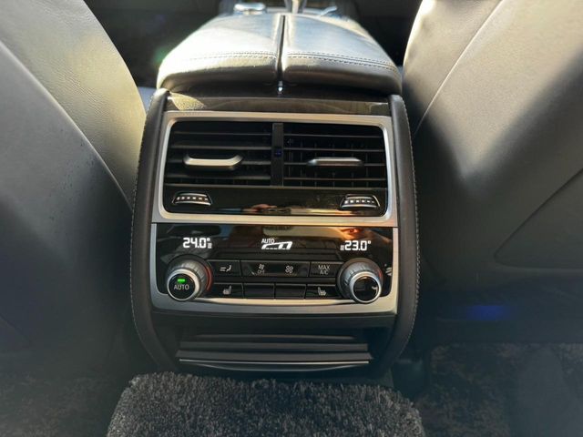 BMW 7SERIES 2016 Image 31