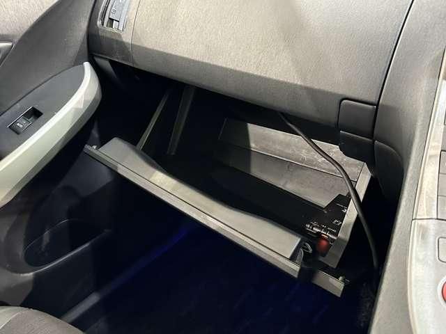 TOYOTA PRIUS 2012 Image 31