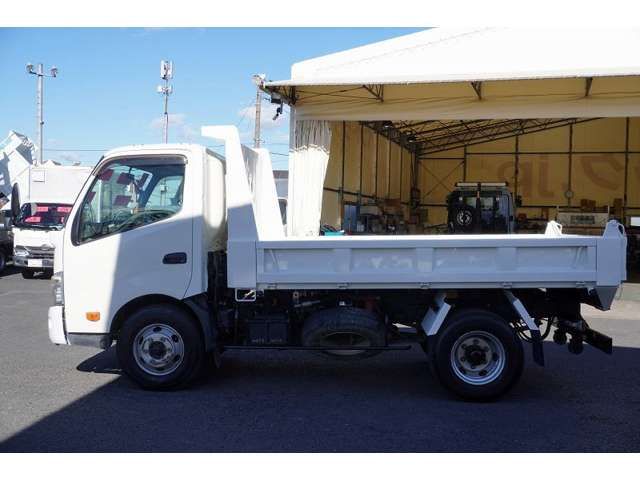 HINO DUTRO 2012 Image 31