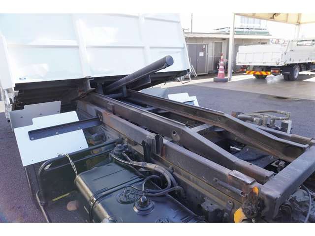 HINO DUTRO 2012 Image 31