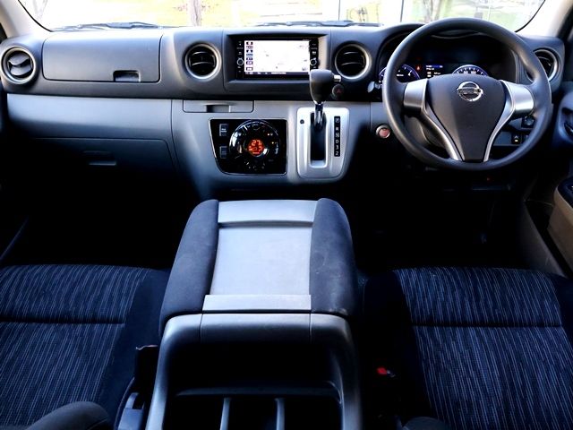 NISSAN NV350 CARAVAN 2019 Image 31