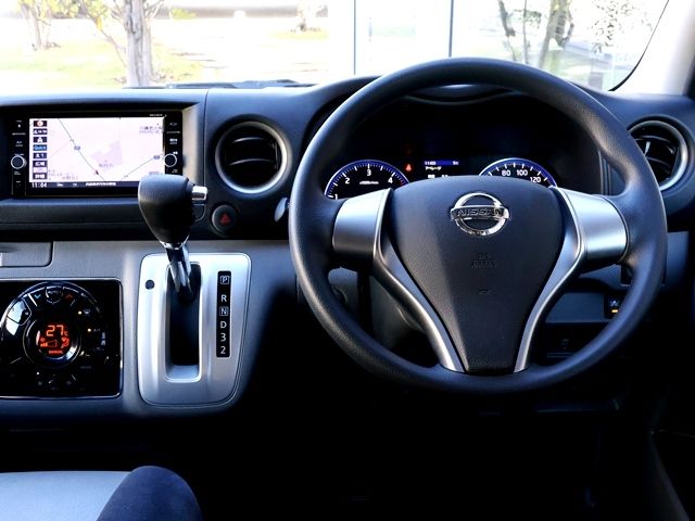 NISSAN NV350 CARAVAN 2019 Image 31